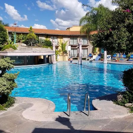 哈深达德拉诺里亚大酒店 阿瓜斯卡达特斯 外观 照片 The swimming pool at the hotel