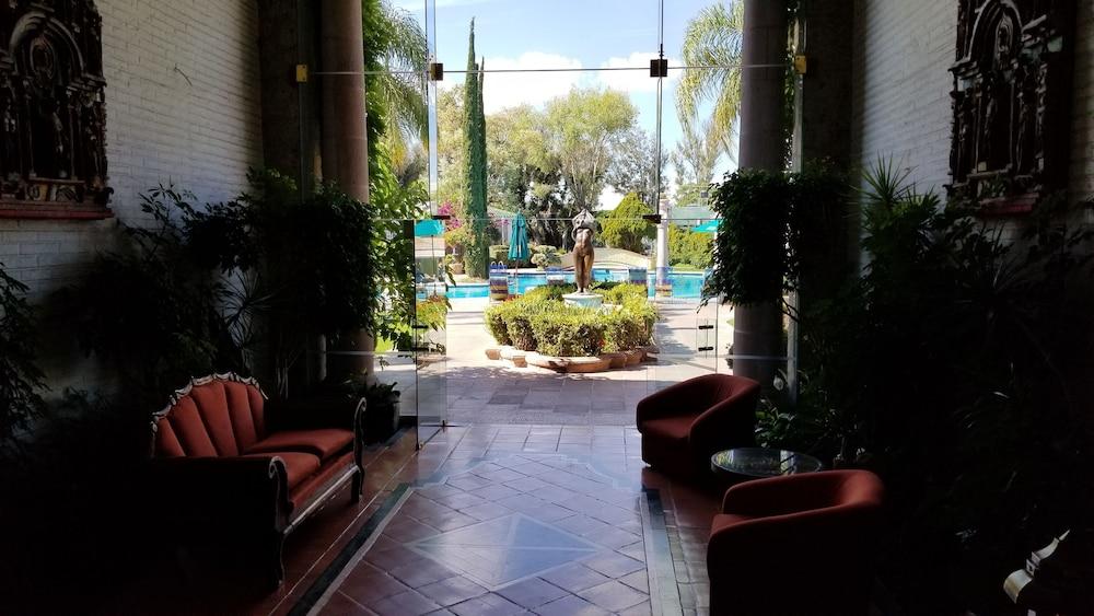 哈深达德拉诺里亚大酒店 阿瓜斯卡达特斯 外观 照片 The lobby of the hotel