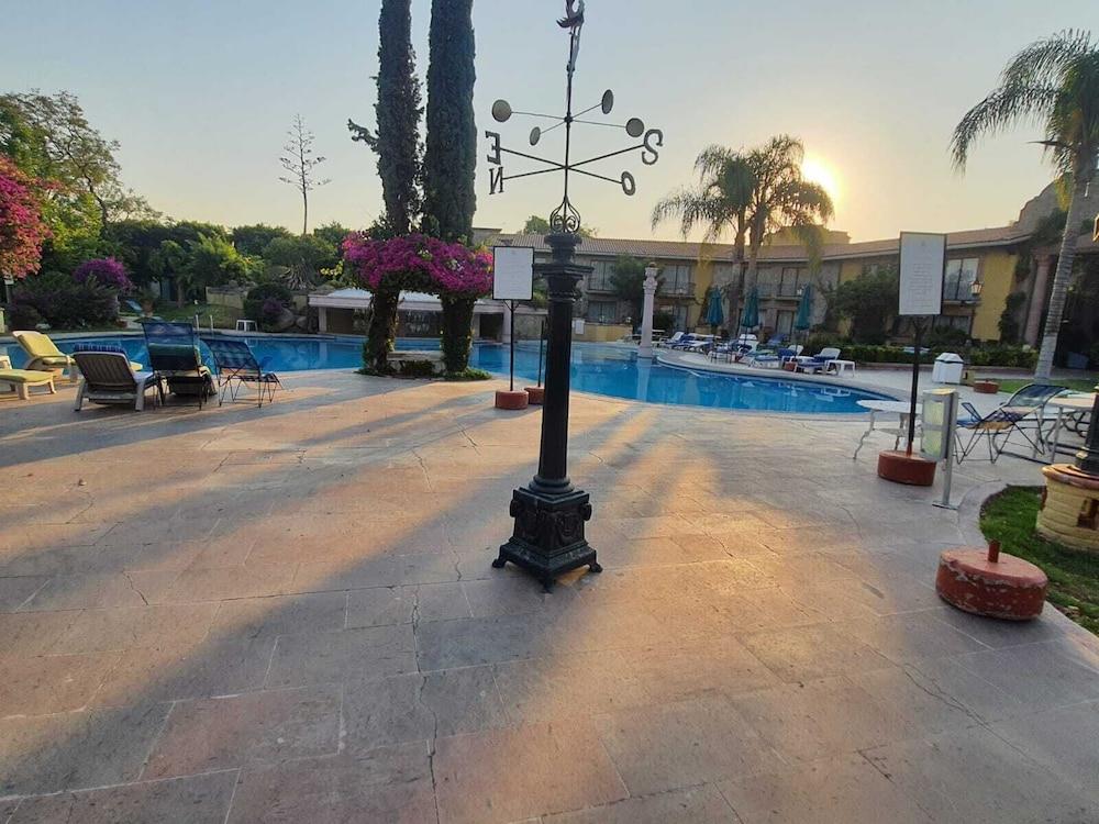 哈深达德拉诺里亚大酒店 阿瓜斯卡达特斯 外观 照片 The pool at the hotel